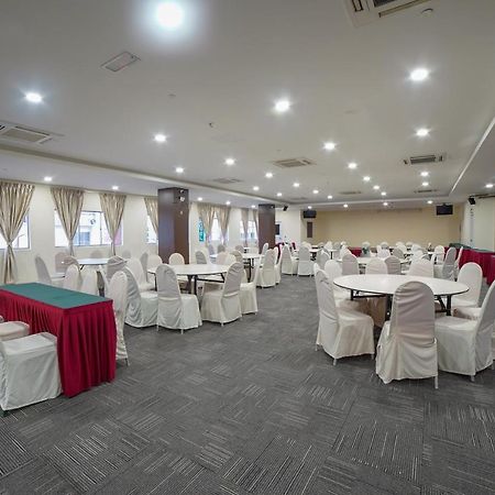 Oyo 89531 Villa Hotel سيغامات المظهر الخارجي الصورة