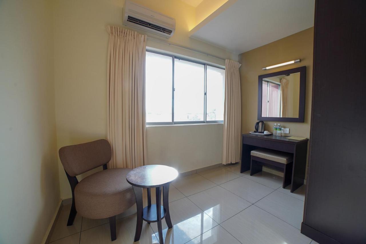 Oyo 89531 Villa Hotel سيغامات المظهر الخارجي الصورة