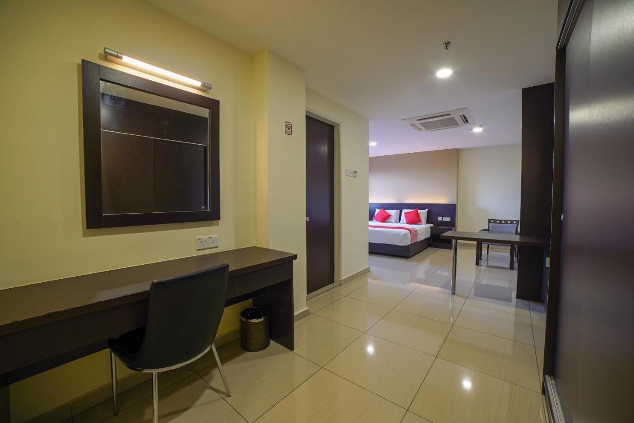 Oyo 89531 Villa Hotel سيغامات المظهر الخارجي الصورة
